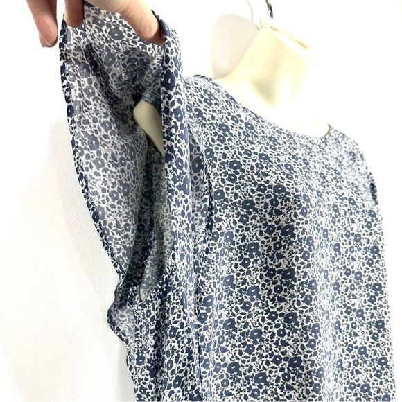 Angels Forever Young Blue & White Floral Print Ruffle Cap Sleeve Peplum Top - Picture 4 of 9